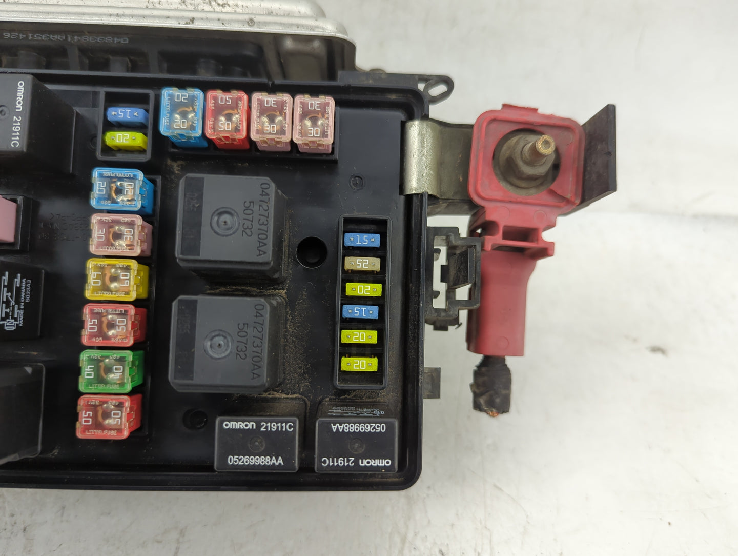 2006-2007 Chrysler 300 Fusebox Fuse Box Panel Relay Module P/N:7140-1914-30 Fits Fits 2006 2007 OEM Used Auto Parts - Oemuse