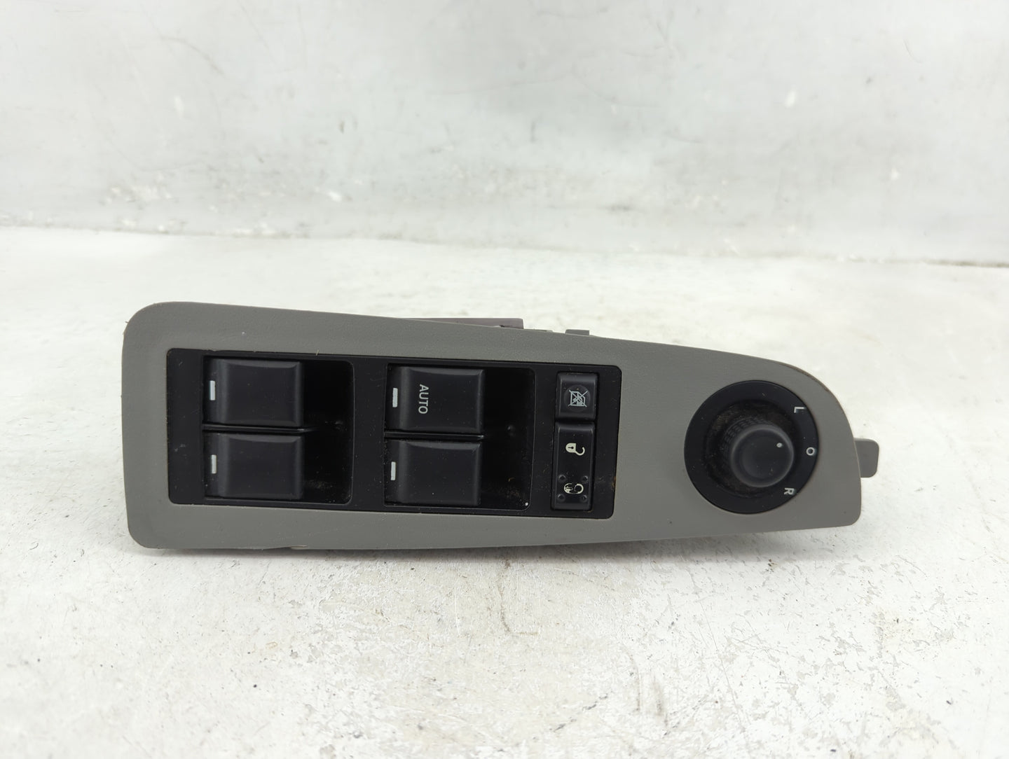 2007 Chrysler 300 Master Power Window Switch Replacement Driver Side Left P/N:04602780AA Fits OEM Used Auto Parts - Oemuseda
