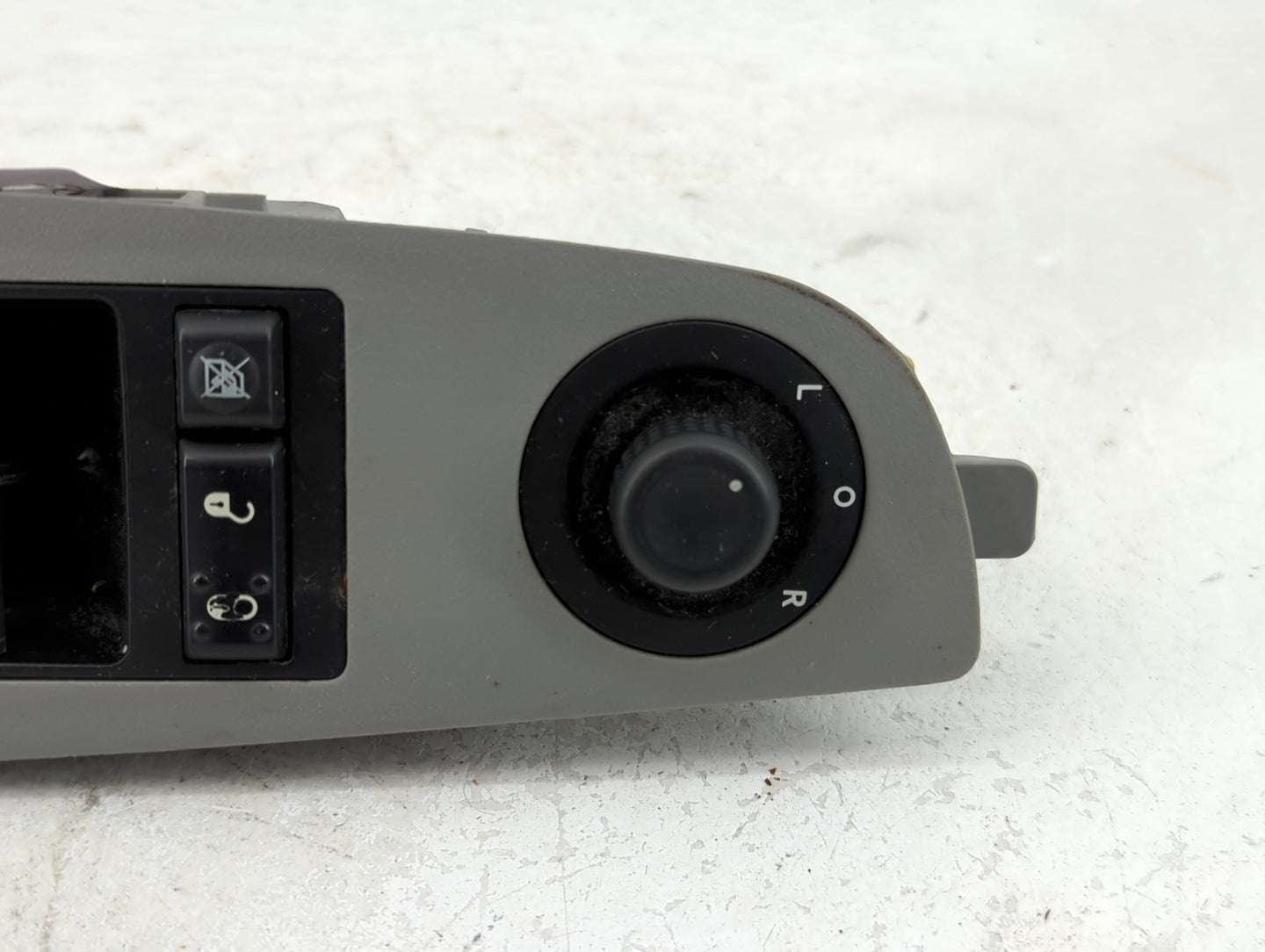 2007 Chrysler 300 Master Power Window Switch Replacement Driver Side Left P/N:04602780AA Fits OEM Used Auto Parts - Oemuseda