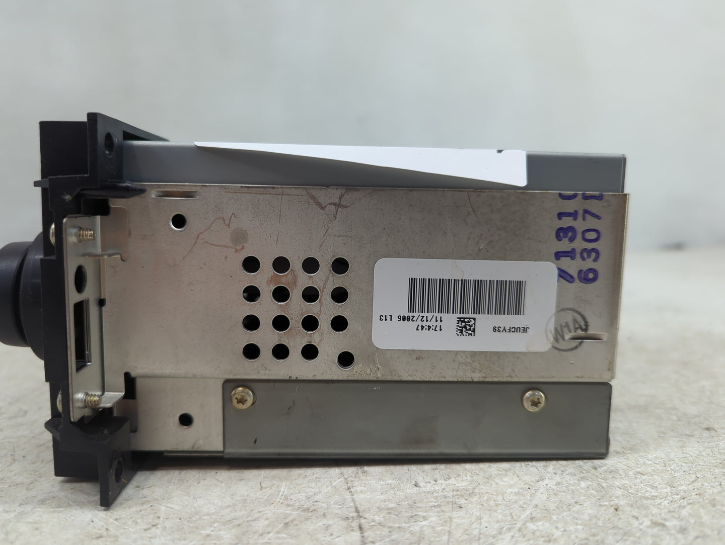 2005-2007 Chrysler 300 Radio AM FM Cd Player Receiver Replacement P/N:P05064173AI Fits Fits 2004 2005 2006 2007 2008 2009 20