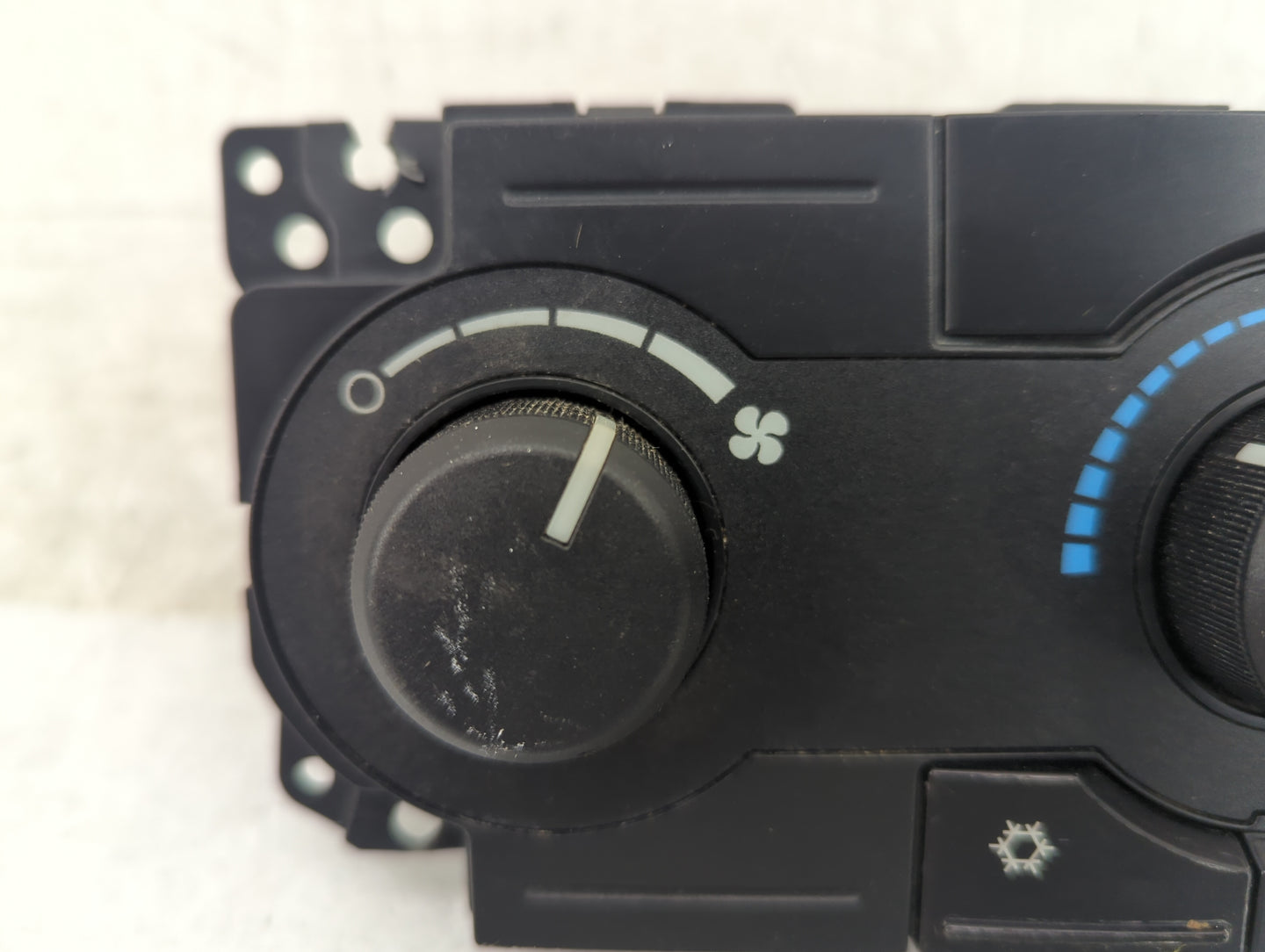 2005-2007 Chrysler 300 Climate Control Module Temperature AC/Heater Replacement P/N:P55111870AJ Fits Fits 2005 2006 2007 OEM