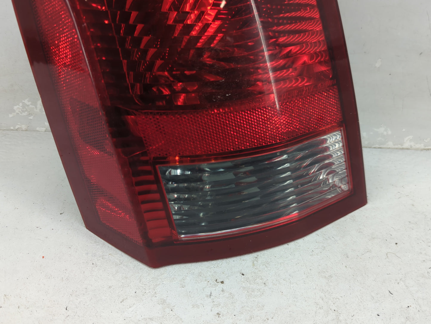 2005-2007 Chrysler 300 Tail Light Assembly Driver Left OEM P/N:58622-E Fits Fits 2005 2006 2007 OEM Used Auto Parts - Oemuse