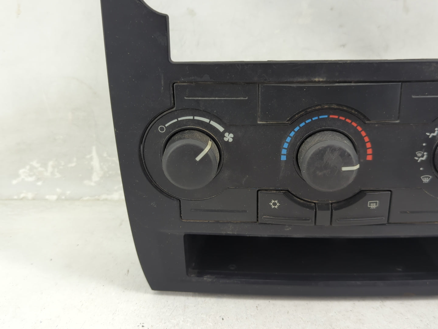2005-2007 Chrysler 300 Climate Control Module Temperature AC/Heater Replacement P/N:P55111870AJ 55111870AJ Fits OEM Used Aut