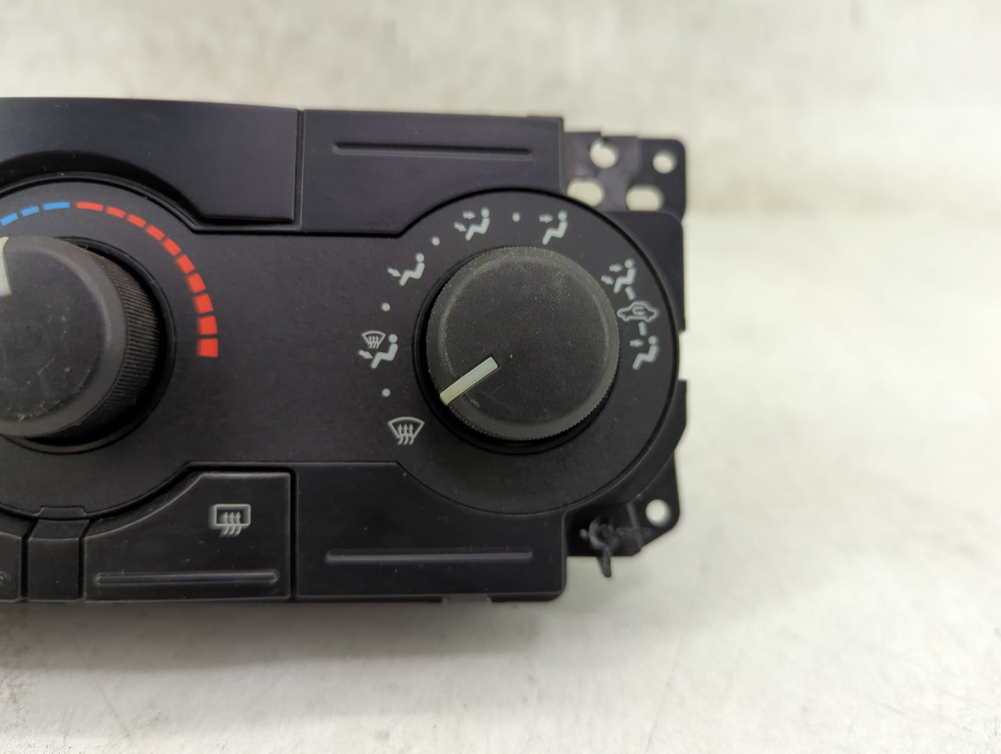 2005-2007 Chrysler 300 Climate Control Module Temperature AC/Heater Replacement P/N:P55111870AJ Fits Fits 2005 2006 2007 OEM