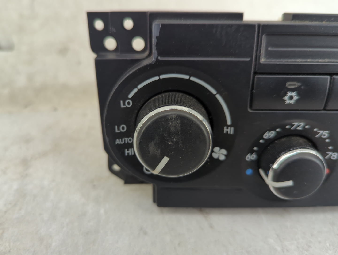 2005-2007 Chrysler 300 Climate Control Module Temperature AC/Heater Replacement P/N:P04596495AJ Fits Fits 2005 2006 2007 OEM