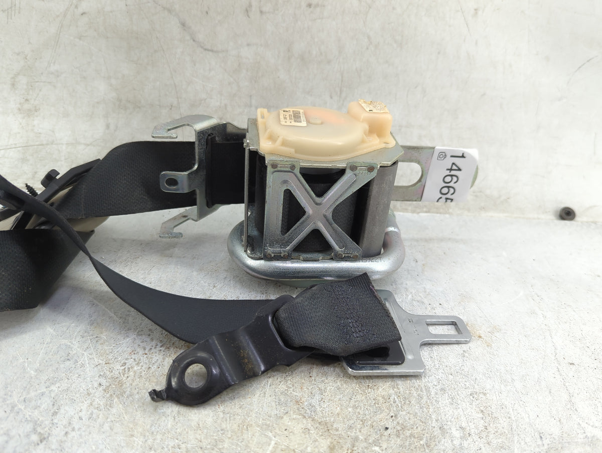 2005-2007 Chrysler 300 Driver Left Seat Belt Front Retractor - Oemusedautoparts1.com