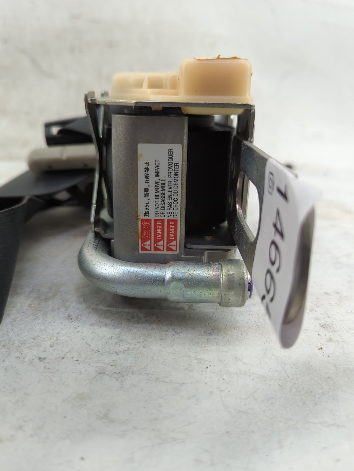 2005-2007 Chrysler 300 Driver Left Seat Belt Front Retractor - Oemusedautoparts1.com