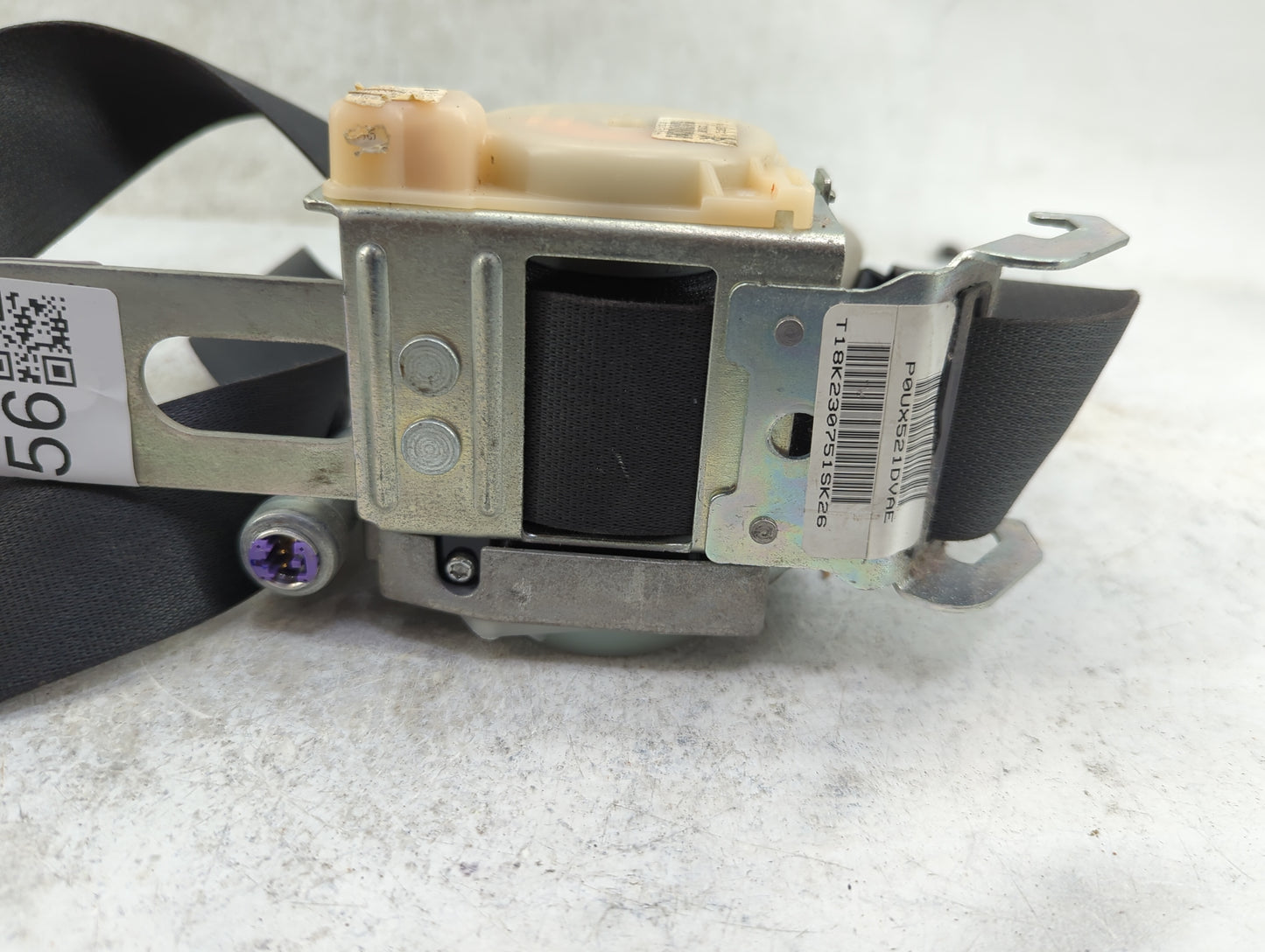 2005-2007 Chrysler 300 Driver Left Seat Belt Front Retractor - Oemusedautoparts1.com