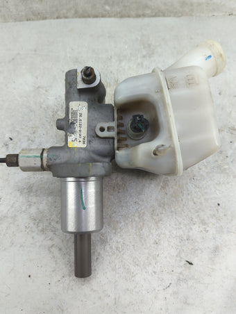 compare product 2007 Chrysler 300 Brake Master Cylinder 1466722