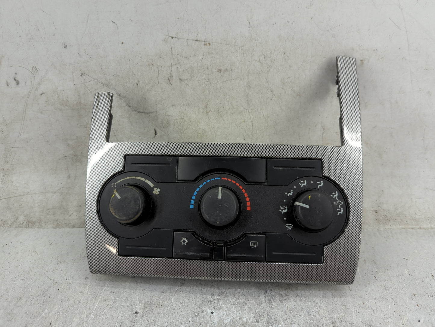 2005-2007 Chrysler 300 Climate Control Module Temperature AC/Heater Replacement P/N:P55111870AJ 7H702831 Fits Fits 2005 2006