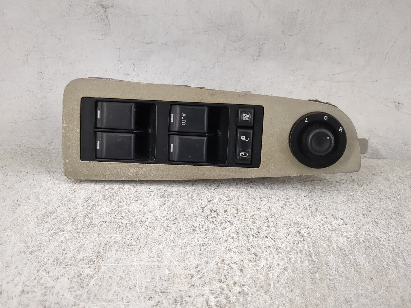 2007 Chrysler 300 Master Power Window Switch Replacement Driver Side Left P/N:04602780AA Fits OEM Used Auto Parts - Oemuseda