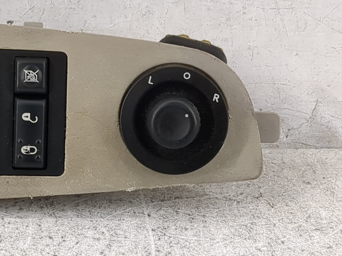 2007 Chrysler 300 Master Power Window Switch Replacement Driver Side Left P/N:04602780AA Fits OEM Used Auto Parts - Oemuseda