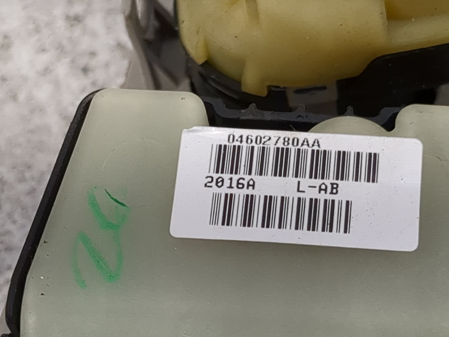 2007 Chrysler 300 Master Power Window Switch Replacement Driver Side Left P/N:04602780AA Fits OEM Used Auto Parts - Oemuseda