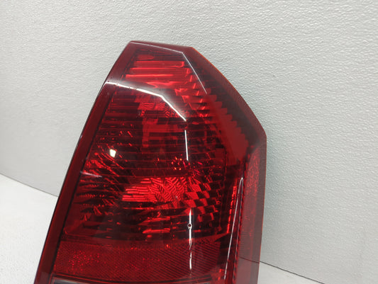 2005-2007 Chrysler 300 Tail Light Assembly Passenger Right OEM P/N:58622-E 04805852AB, 04805850AE Fits Fits 2005 2006 2007 OEM Used Auto Parts