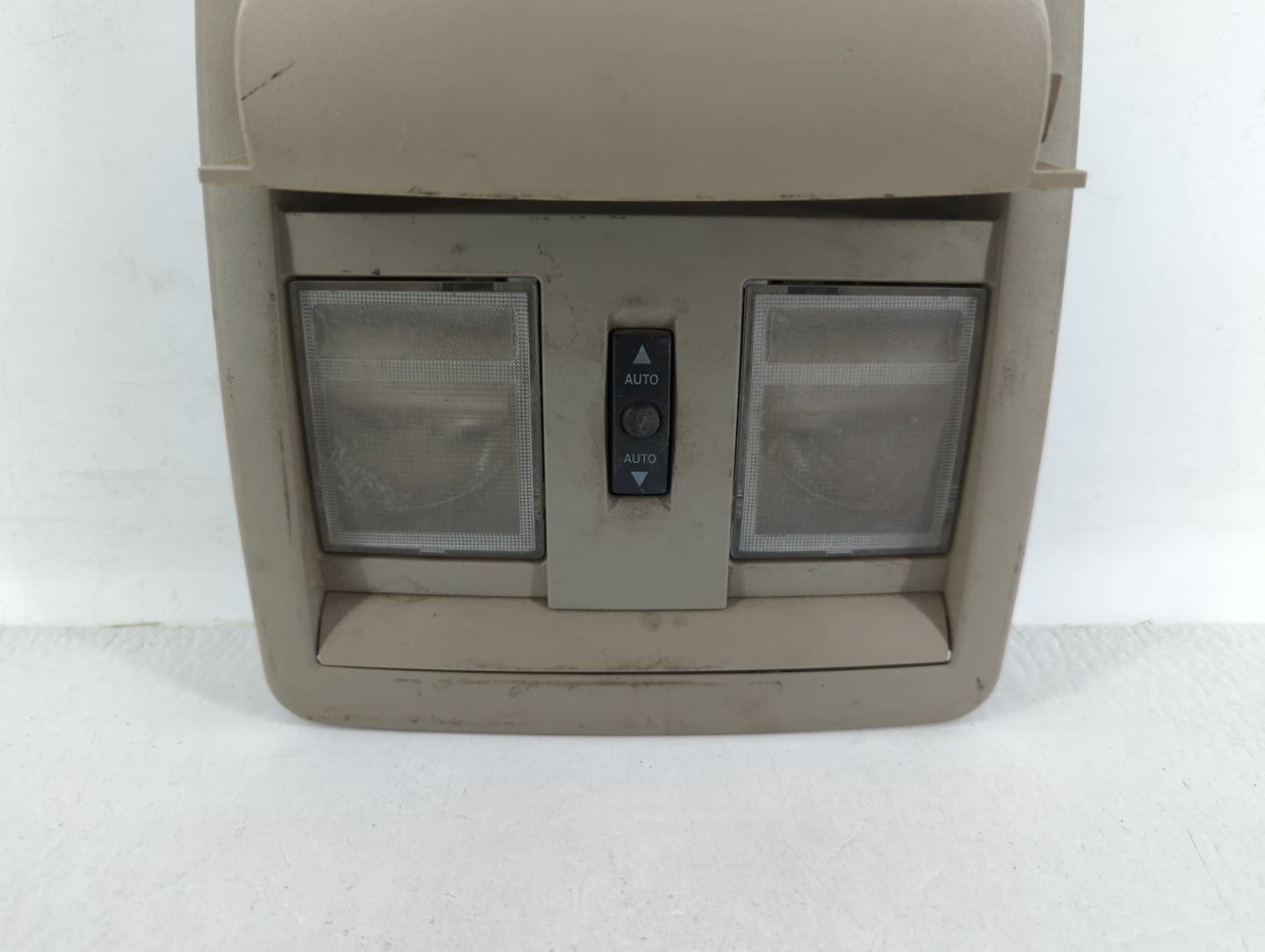 2007 Chrysler 300 Overhead Roof Console - Oemusedautoparts1.com