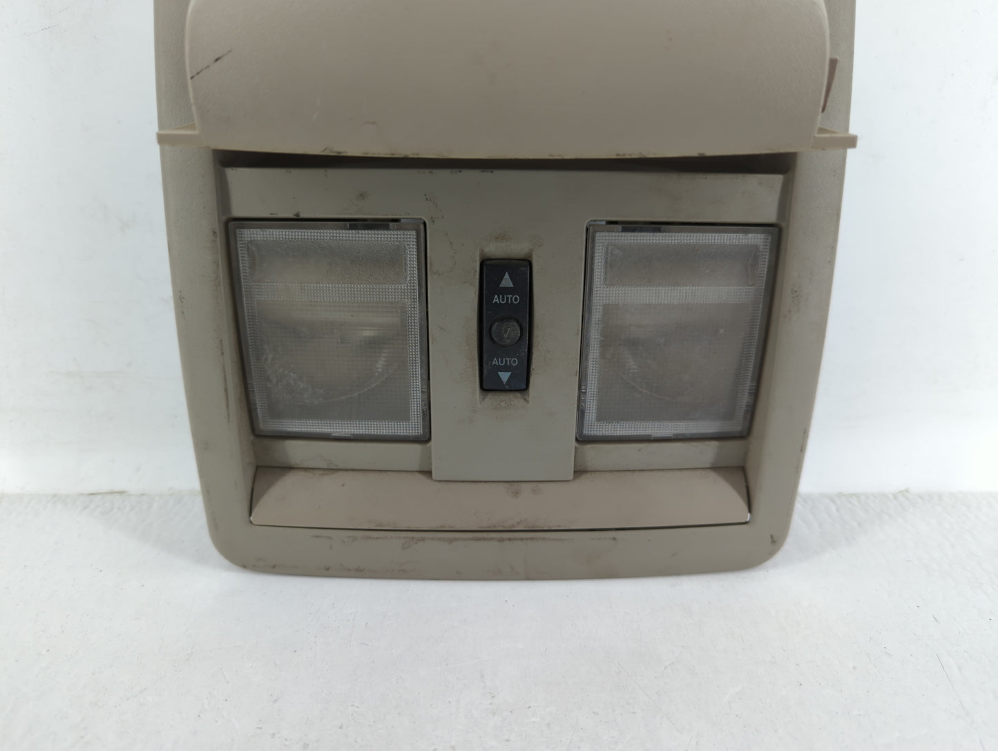 2007 Chrysler 300 Overhead Roof Console - Oemusedautoparts1.com