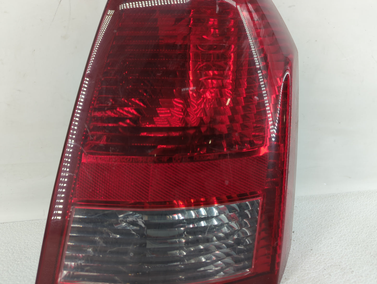 2005-2007 Chrysler 300 Tail Light Assembly Driver Left OEM P/N:04805850AD 04805852AB, 04805850AE Fits Fits 2005 2006 2007 OE