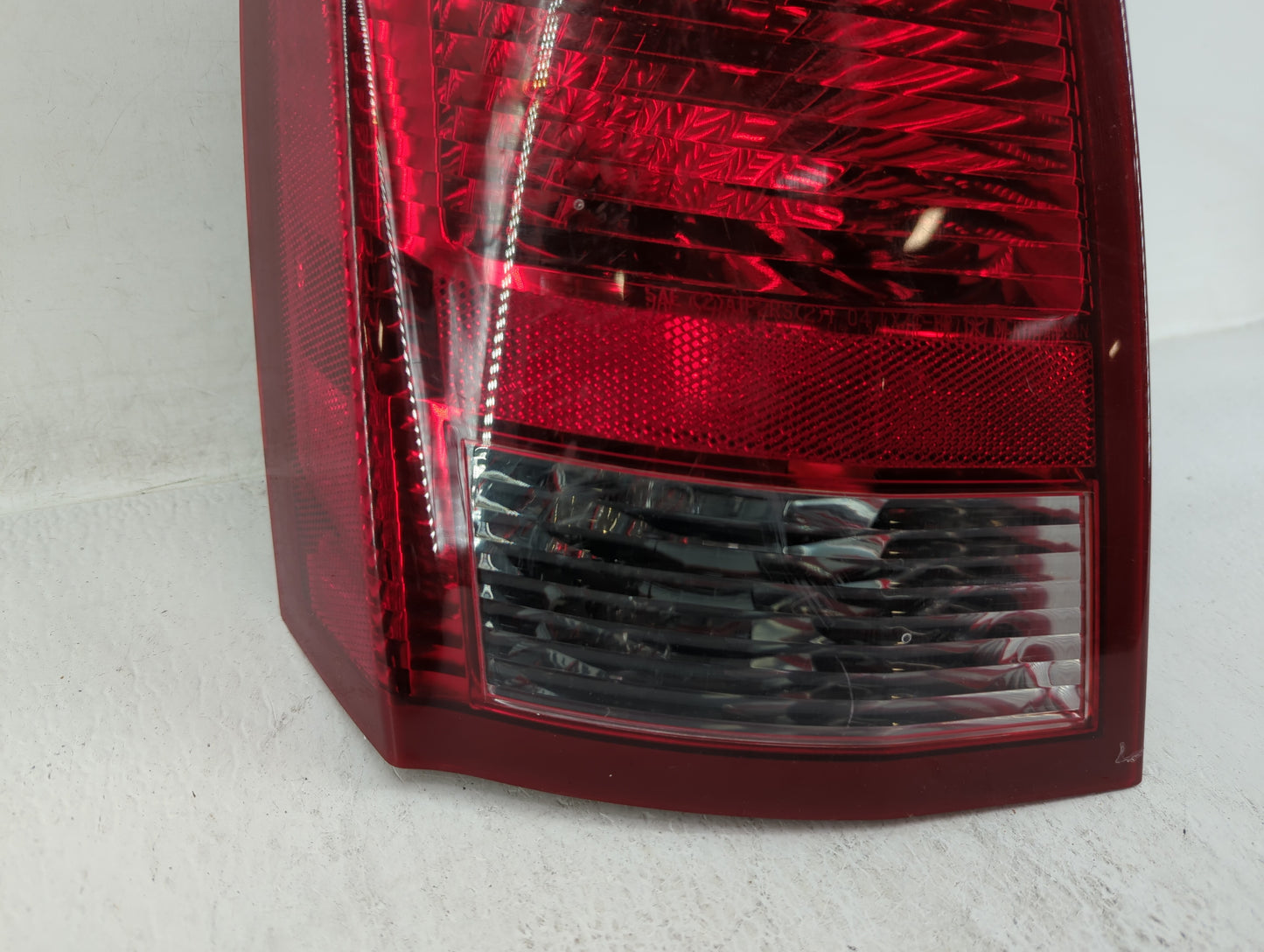 2005-2007 Chrysler 300 Tail Light Assembly Driver Left OEM P/N:04805853AB 58622-E, 04805851AD Fits Fits 2005 2006 2007 OEM U