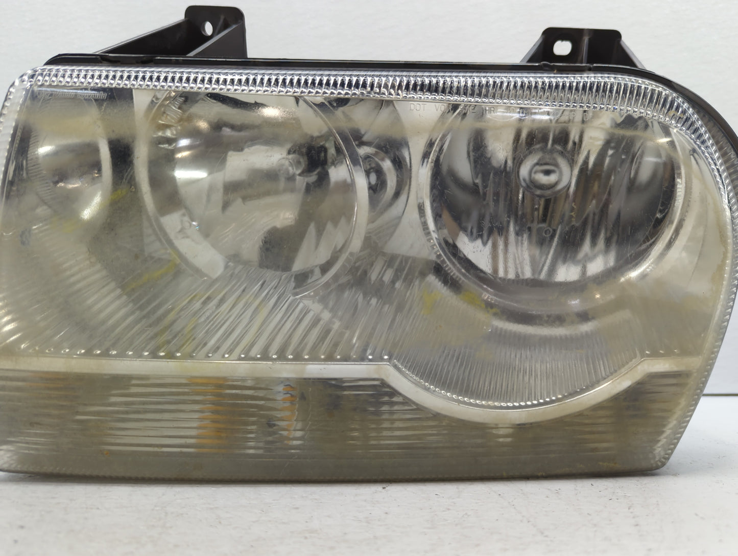 2005-2007 Chrysler 300 Driver Left Oem Head Light Headlight Lamp - Oemusedautoparts1.com