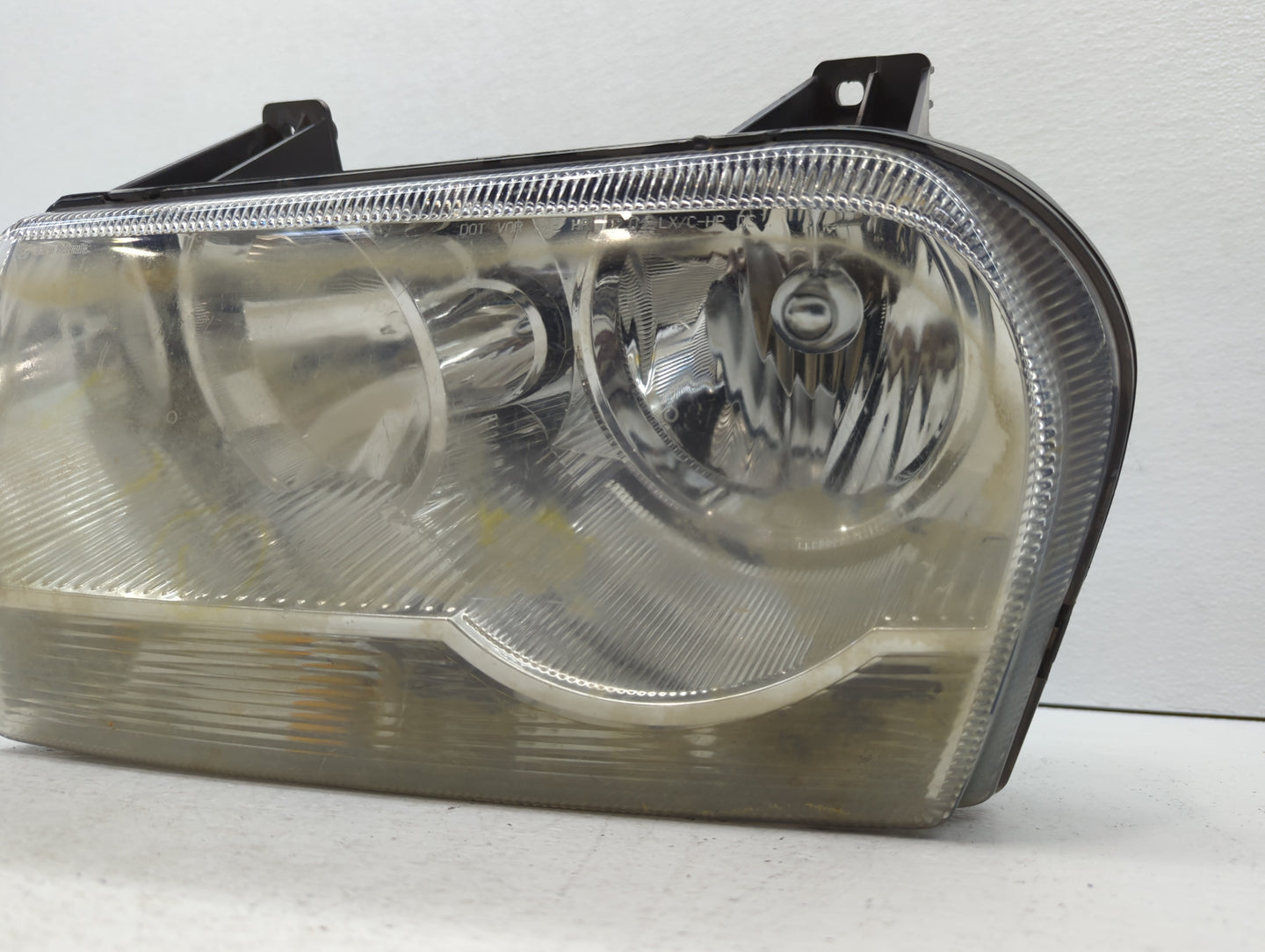 2005-2007 Chrysler 300 Driver Left Oem Head Light Headlight Lamp - Oemusedautoparts1.com