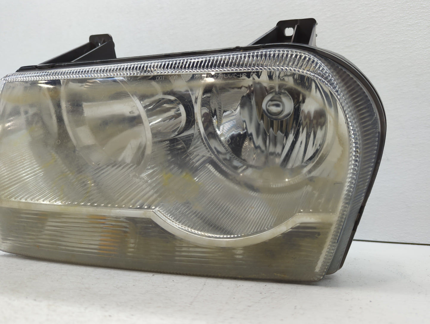 2005-2007 Chrysler 300 Driver Left Oem Head Light Headlight Lamp - Oemusedautoparts1.com