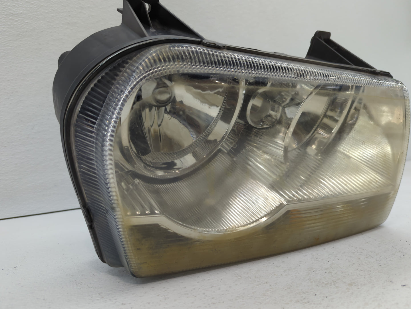 2005-2007 Chrysler 300 Passenger Right Oem Head Light Headlight Lamp - Oemusedautoparts1.com