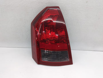 2005-2007 Chrysler 300 Tail Light Assembly Driver Left OEM P/N:58622-E Fits Fits 2005 2006 2007 OEM Used Auto Parts - Oemuse