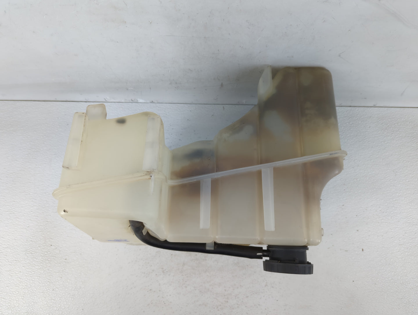 2007 Chrysler 300 Radiator Coolant Overflow Expansion Tank Bottle Cream - Oemusedautoparts1.com