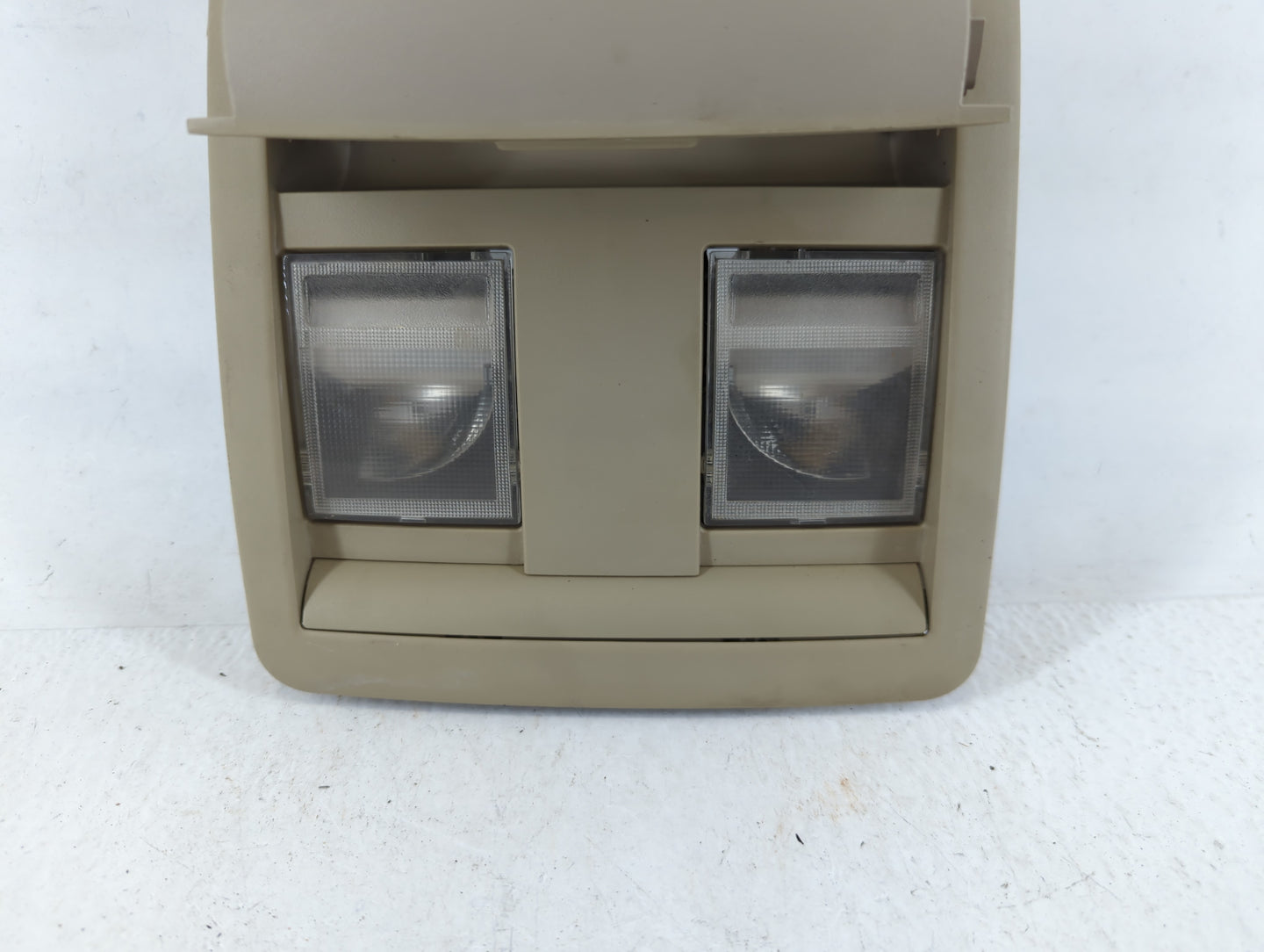 2005-2007 Chrysler 300 Overhead Roof Console 707070 - Oemusedautoparts1.com