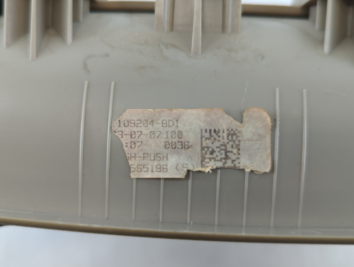 2007 Chrysler 300 Overhead Roof Console - Oemusedautoparts1.com