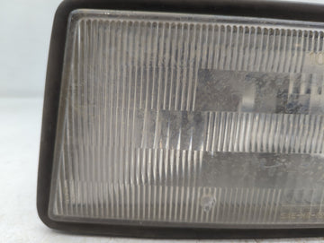 2005-2007 Chrysler 300 Tail Light Assembly Passenger Right OEM P/N:95023 B 4388603 Fits Fits 2005 2006 2007 OEM Used Auto Parts