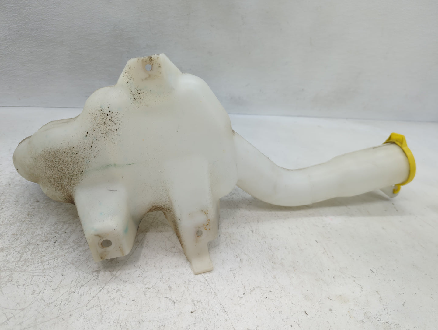 2006-2010 Chrysler 300 Windshield Washer Fluid Reservoir Bottle Oem - Oemusedautoparts1.com