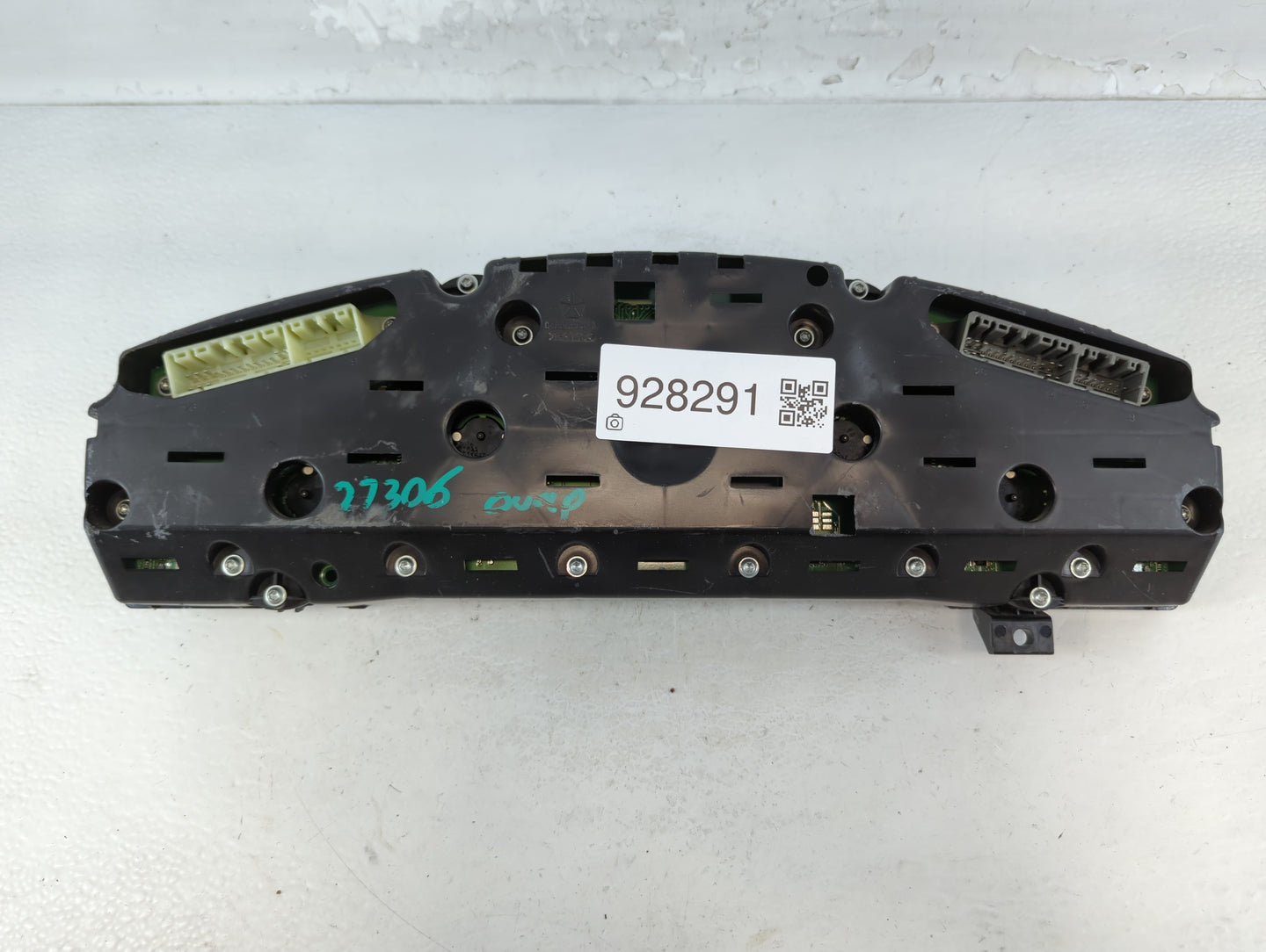 2007 Chrysler 300 Instrument Cluster Speedometer Gauges P/N:P05172056AE Fits OEM Used Auto Parts - Oemusedautoparts1.com