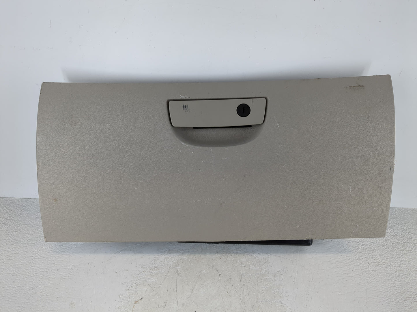 2007 Chrysler 300 Passenger Glove Box Door Storage Compartment - Oemusedautoparts1.com