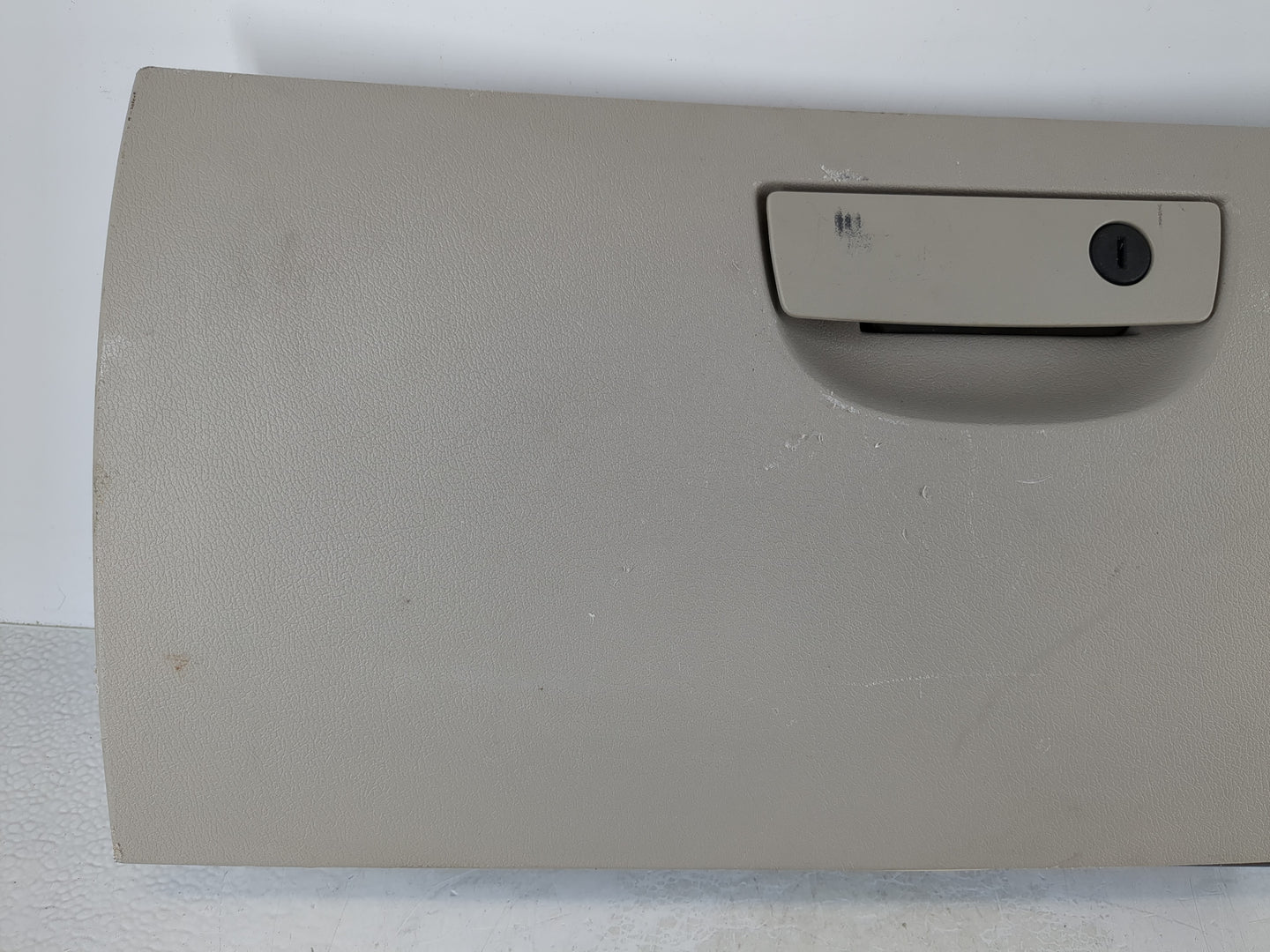 2007 Chrysler 300 Passenger Glove Box Door Storage Compartment - Oemusedautoparts1.com