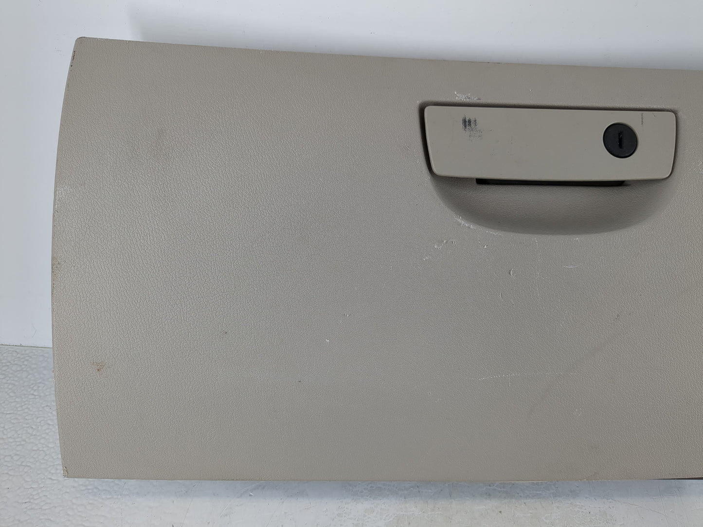 2007 Chrysler 300 Passenger Glove Box Door Storage Compartment - Oemusedautoparts1.com