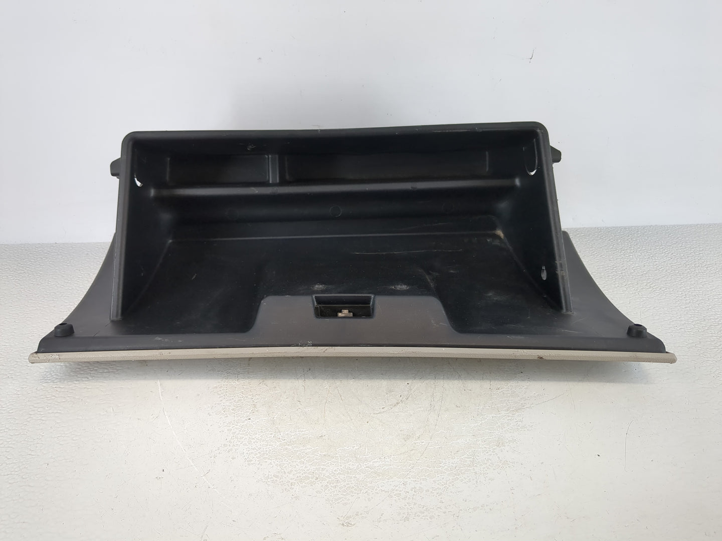 2007 Chrysler 300 Passenger Glove Box Door Storage Compartment - Oemusedautoparts1.com