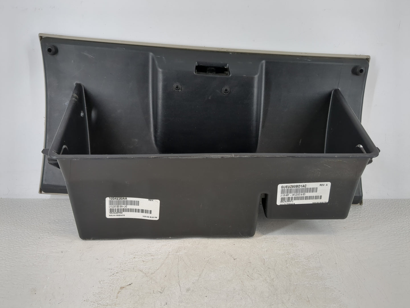 2007 Chrysler 300 Passenger Glove Box Door Storage Compartment - Oemusedautoparts1.com