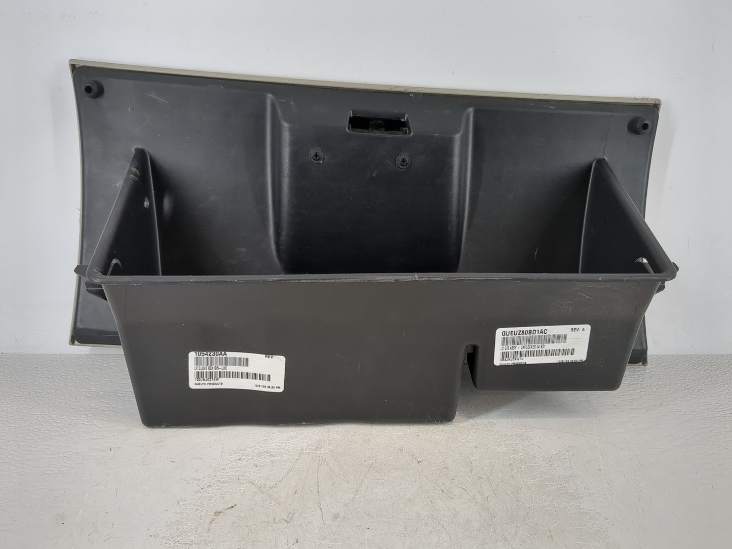 2007 Chrysler 300 Passenger Glove Box Door Storage Compartment - Oemusedautoparts1.com
