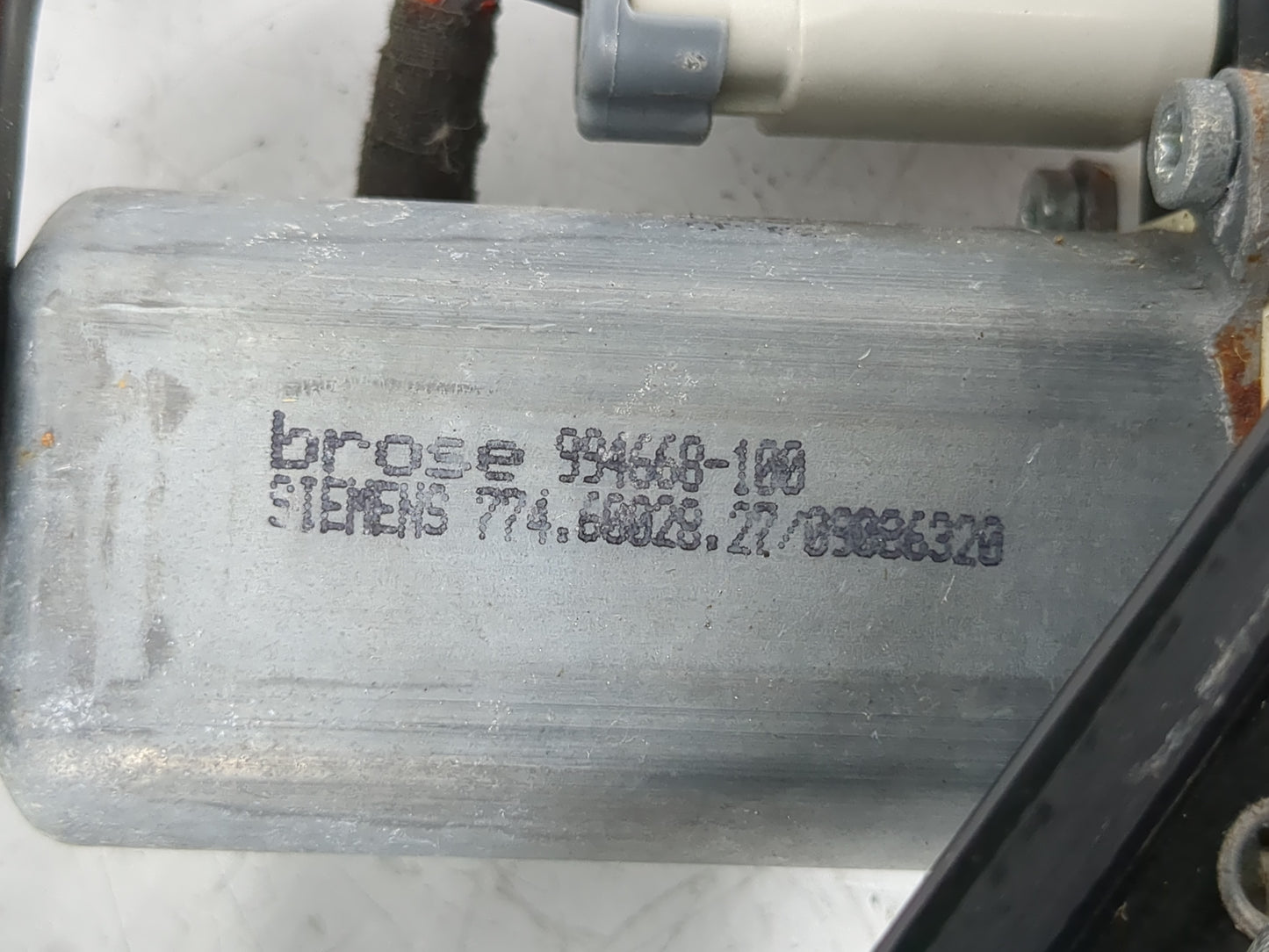 2005-2010 Chrysler 300 Used Driver Left Front Window Regulator 967219 - Oemusedautoparts1.com