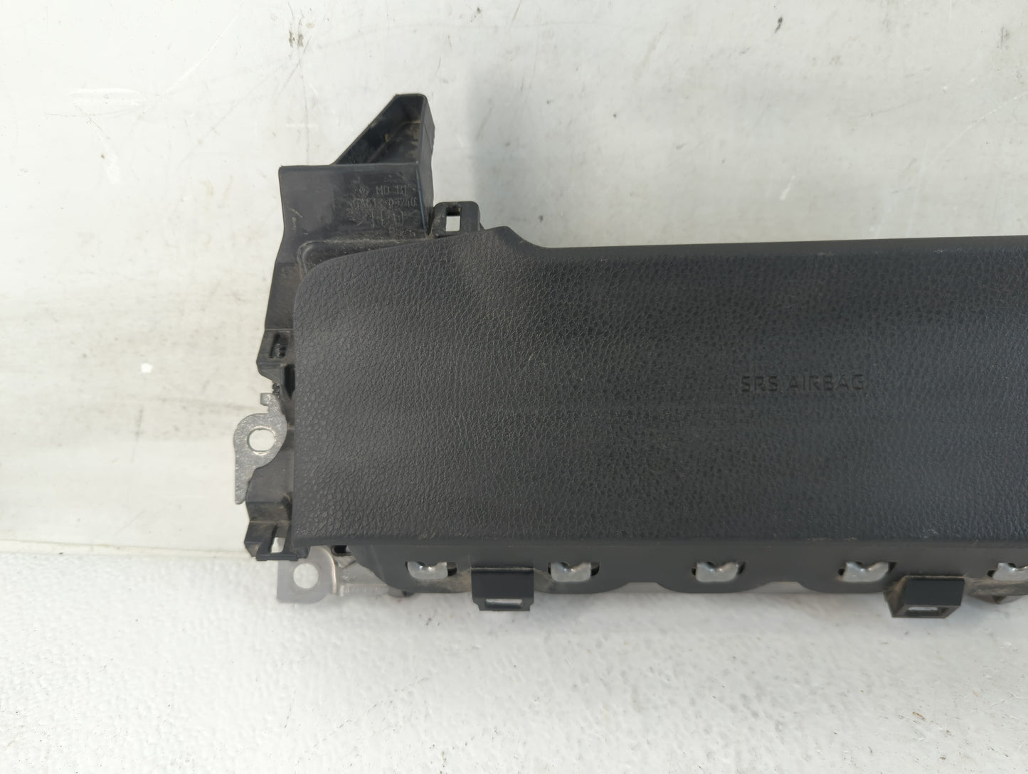 2007 Chrysler Aspen Air Bag Passenger Right Dashboard OEM Fits Fits 2005 2006 OEM Used Auto Parts - Oemusedautoparts1.com