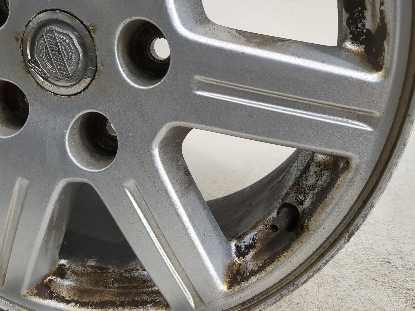 2007-2009 Chrysler Aspen Oem Wheel Rim 1233463 - Oemusedautoparts1.com