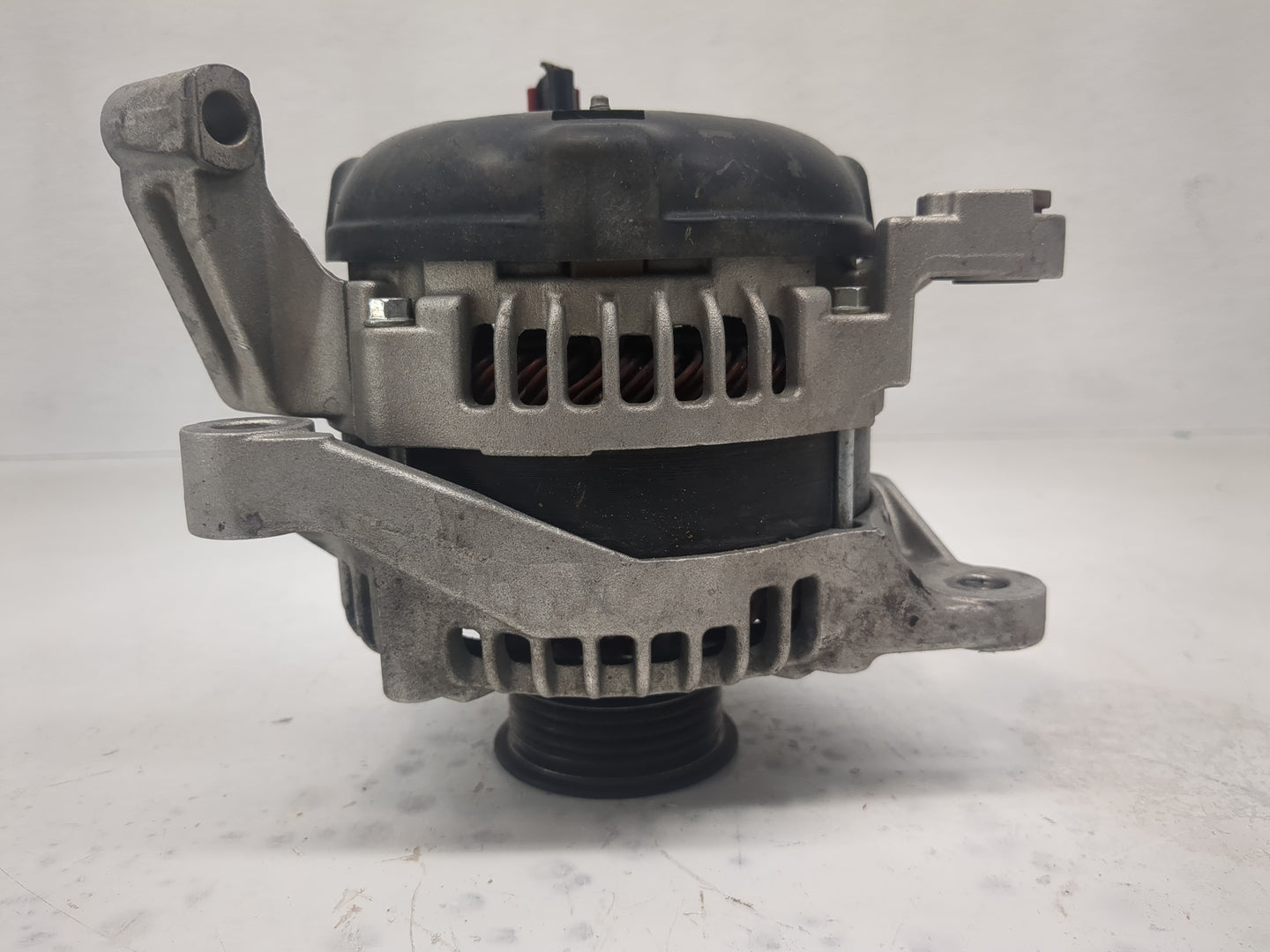 2007-2009 Chrysler Aspen Alternator Replacement Generator Charging Assembly Engine OEM Fits OEM Used Auto Parts - Oemusedaut