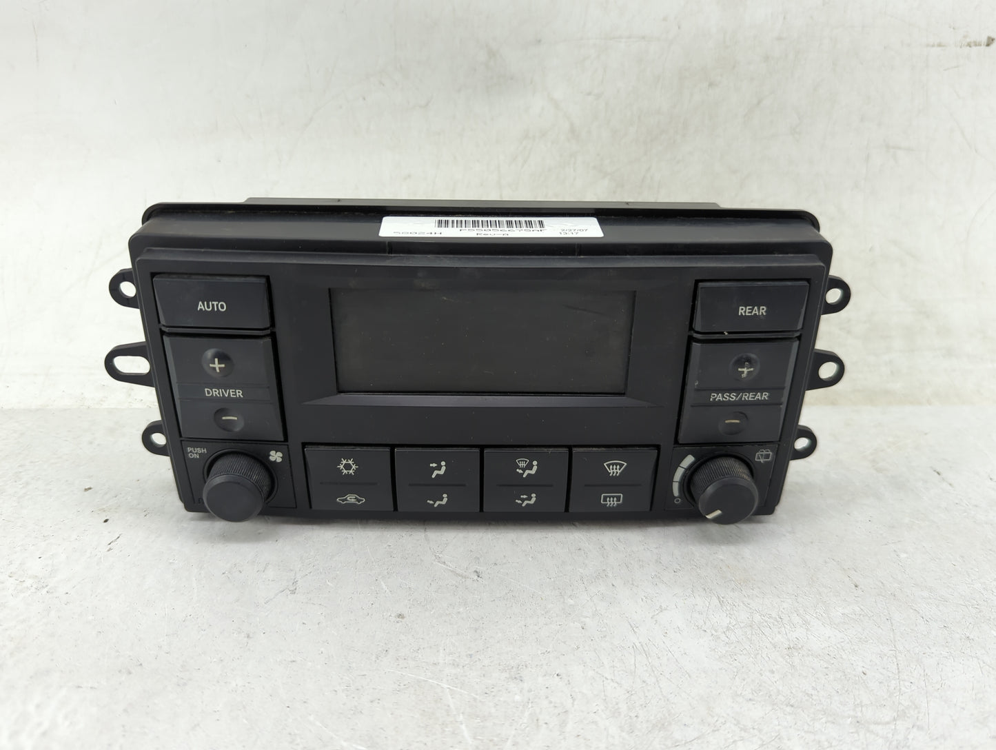 2007 Chrysler Aspen Climate Control Module Temperature AC/Heater Replacement P/N:P55056675AF Fits OEM Used Auto Parts - Oemu