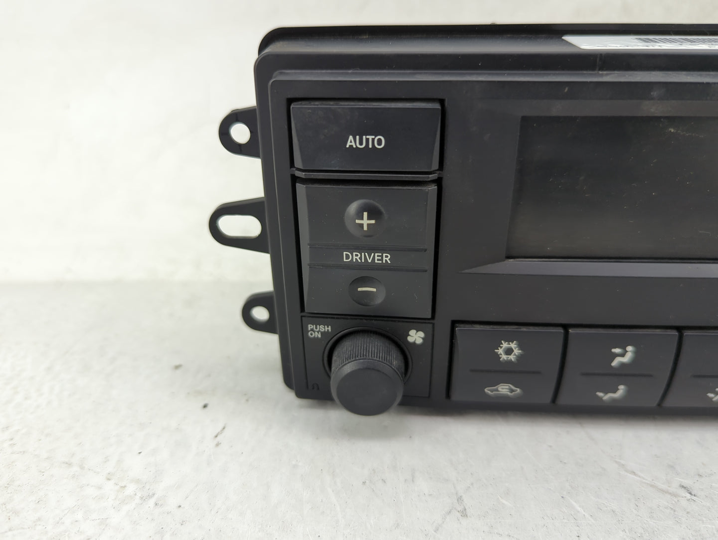 2007 Chrysler Aspen Climate Control Module Temperature AC/Heater Replacement P/N:P55056675AF Fits OEM Used Auto Parts - Oemu