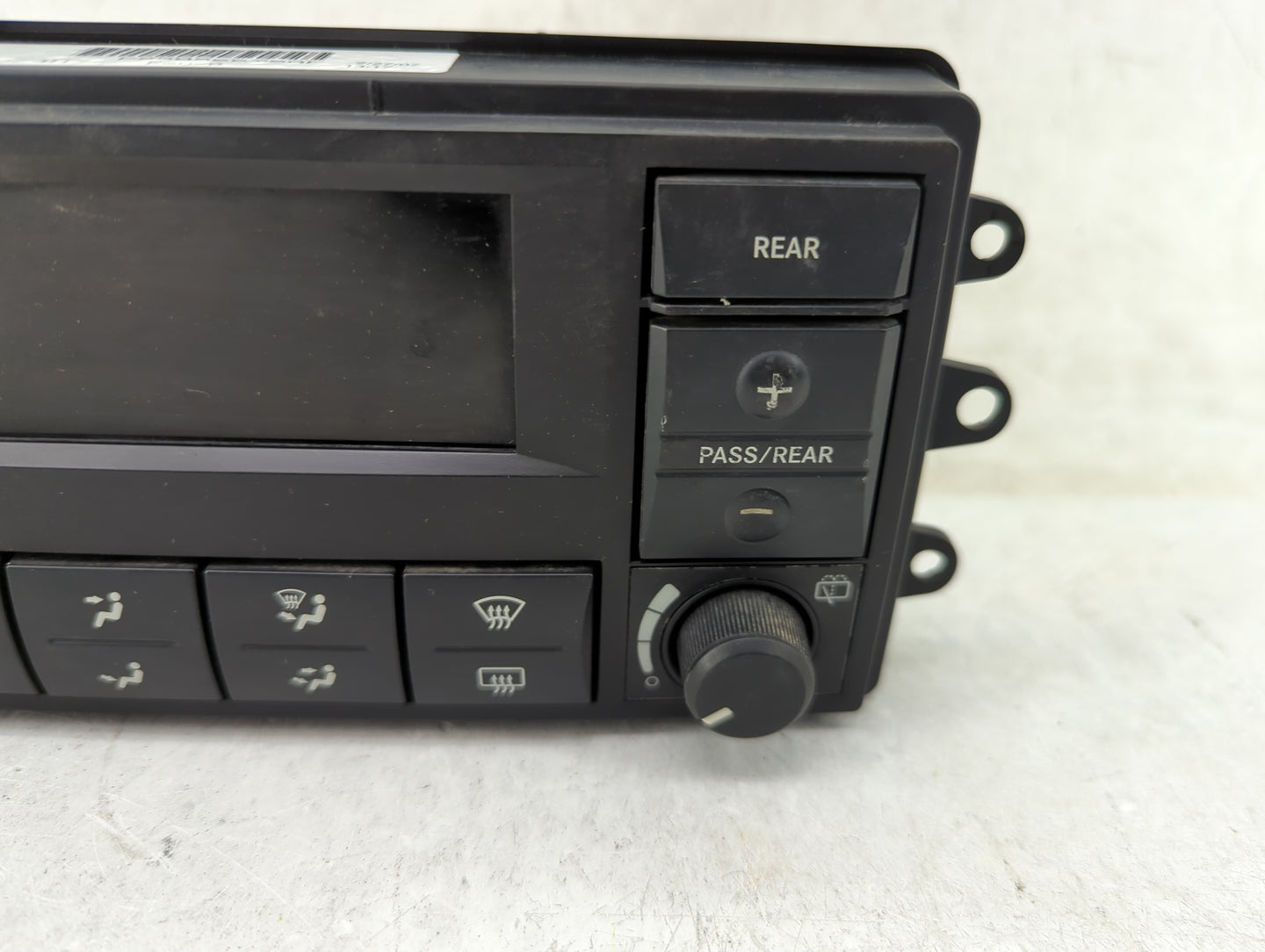 2007 Chrysler Aspen Climate Control Module Temperature AC/Heater Replacement P/N:P55056675AF Fits OEM Used Auto Parts - Oemu