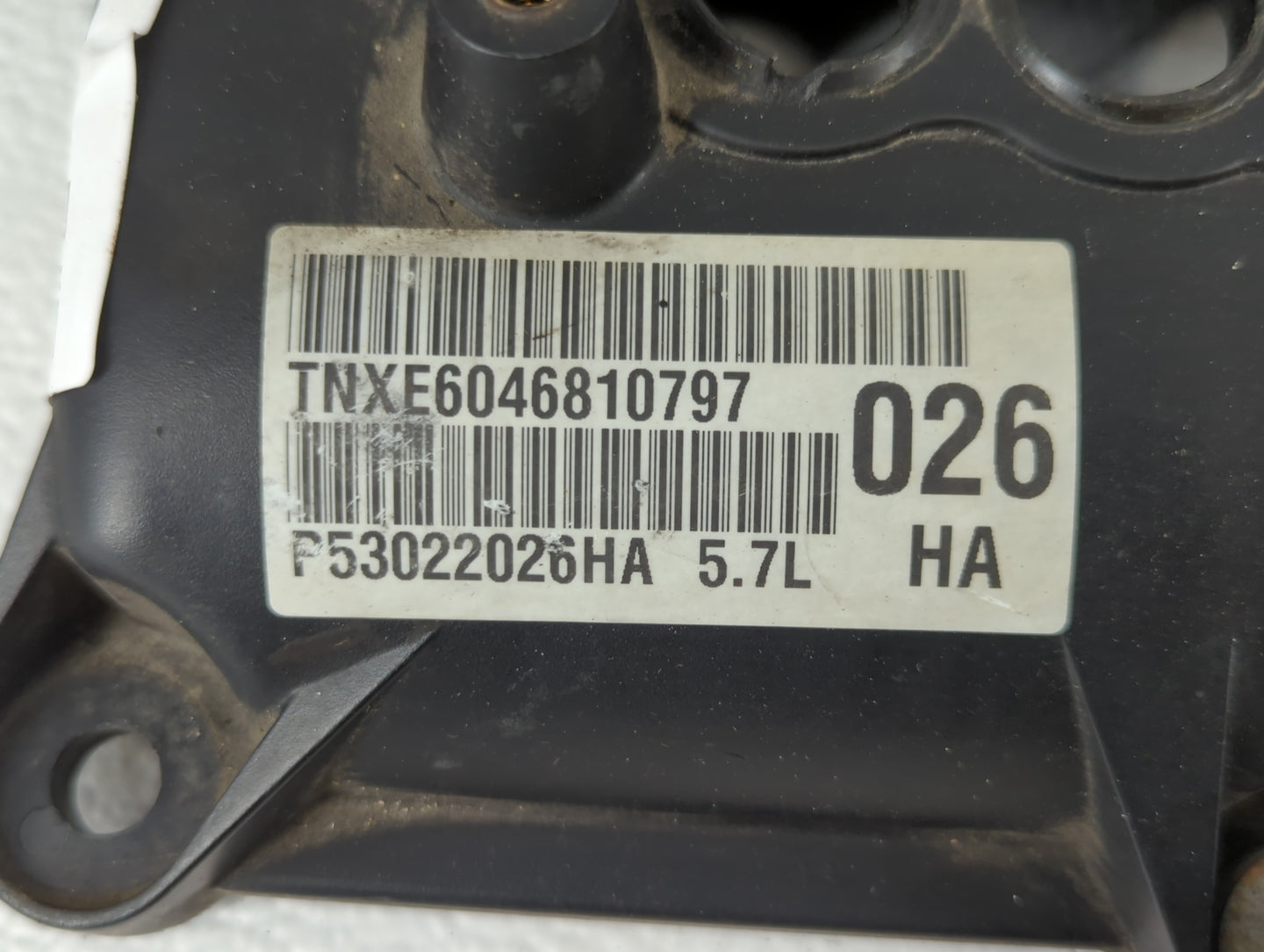 2007 Chrysler Aspen Driver Left Cylinder Head Valve Cover P/N:P53022026HA Fits OEM Used Auto Parts - Oemusedautoparts1.com