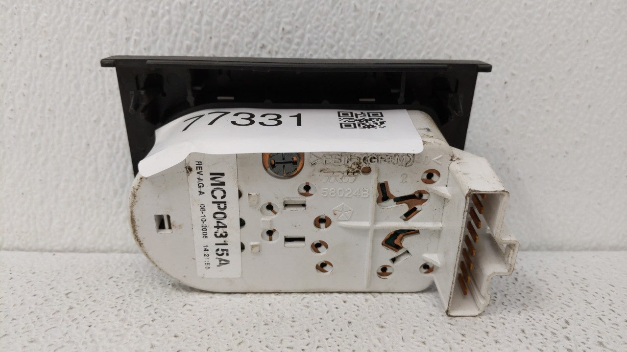 2007-2009 Chrysler Aspen Climate Control Module Temperature AC/Heater Replacement P/N:20013262 Fits OEM Used Auto Parts - Oe