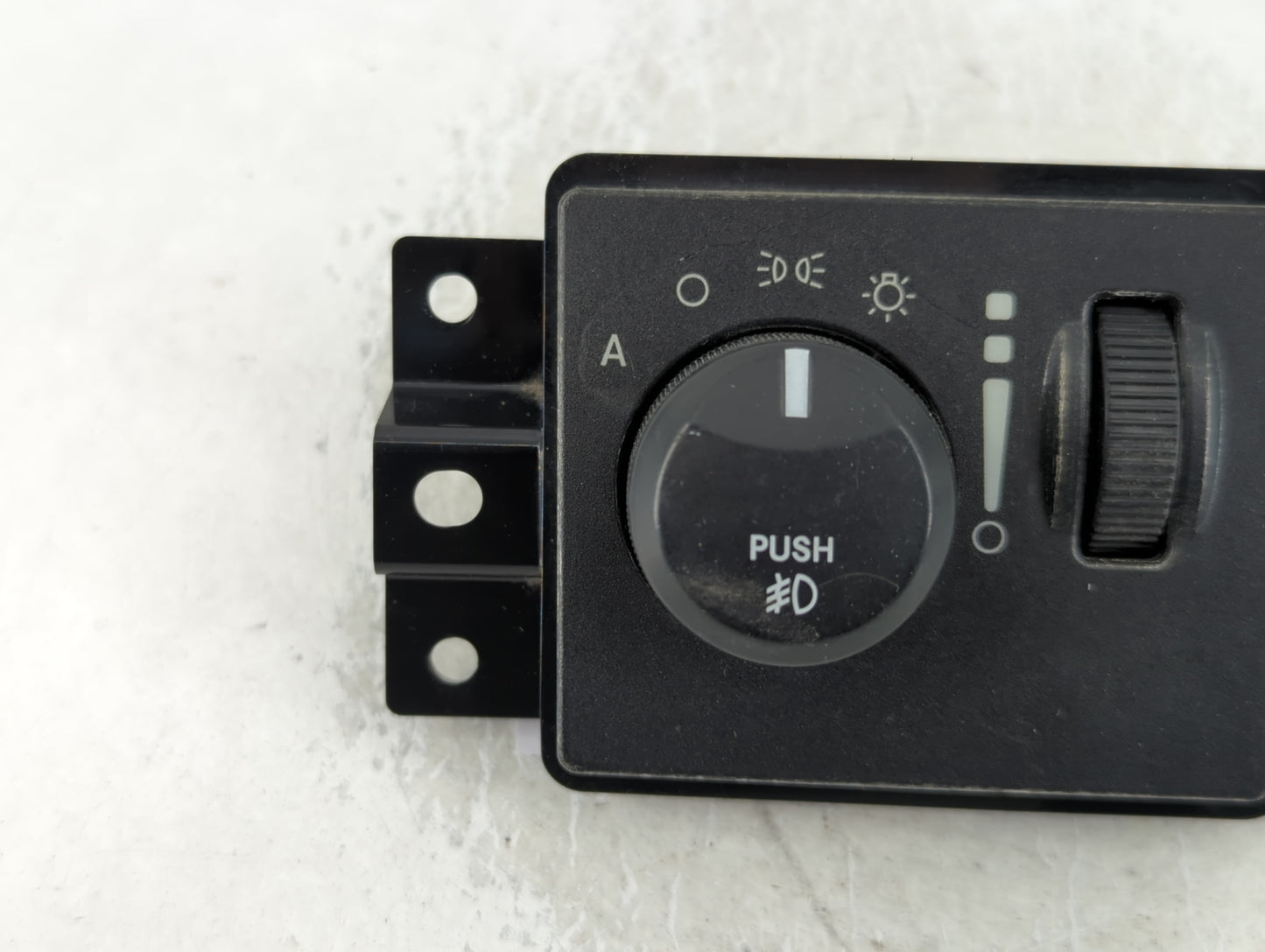 2007 Chrysler Aspen Headlight Head Light Switch Lamp Control P68023123ab - Oemusedautoparts1.com