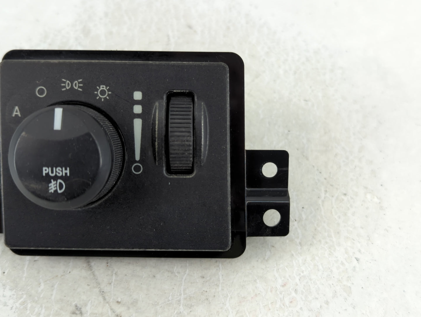 2007 Chrysler Aspen Headlight Head Light Switch Lamp Control P68023123ab - Oemusedautoparts1.com